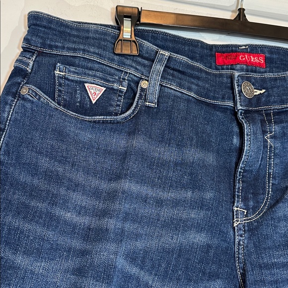 GUESS Slim-Fit Cotton Stretch Denim Blue Jean Shorts 36 waist NWT - Picture 3 of 9
